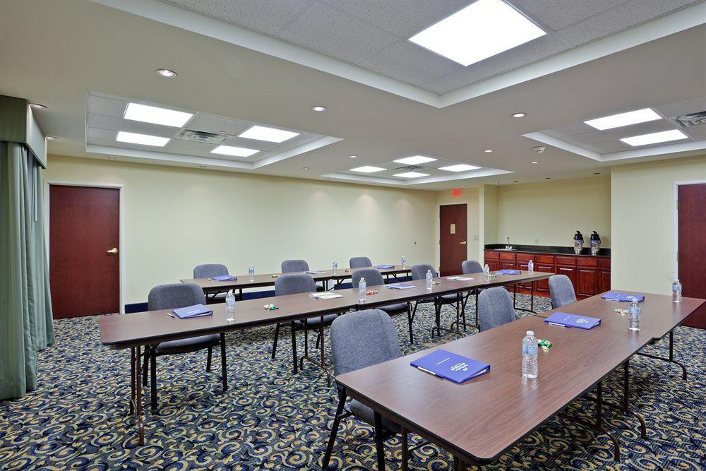 Holiday Inn Express Hotel & Suites Pampa By Ihg Instalações foto