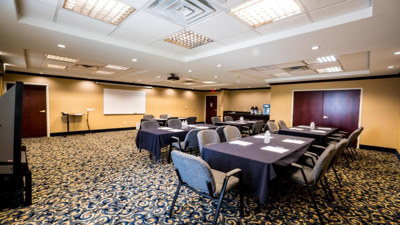 Holiday Inn Express Hotel & Suites Pampa By Ihg Exterior foto