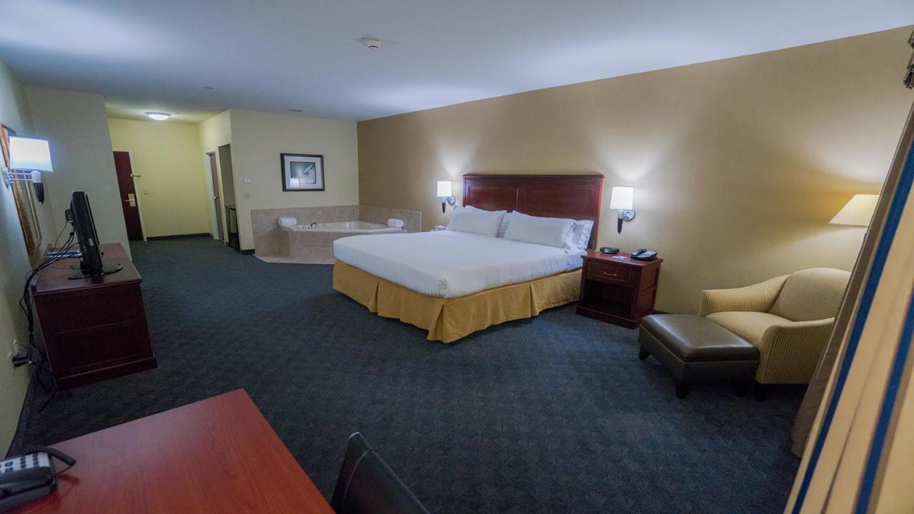 Holiday Inn Express Hotel & Suites Pampa By Ihg Exterior foto