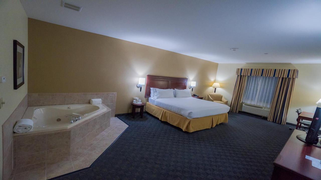 Holiday Inn Express Hotel & Suites Pampa By Ihg Exterior foto